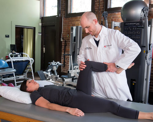 Spine & Sport physical therapist at work
