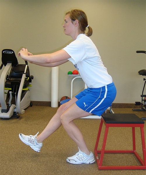 Single leg box squat